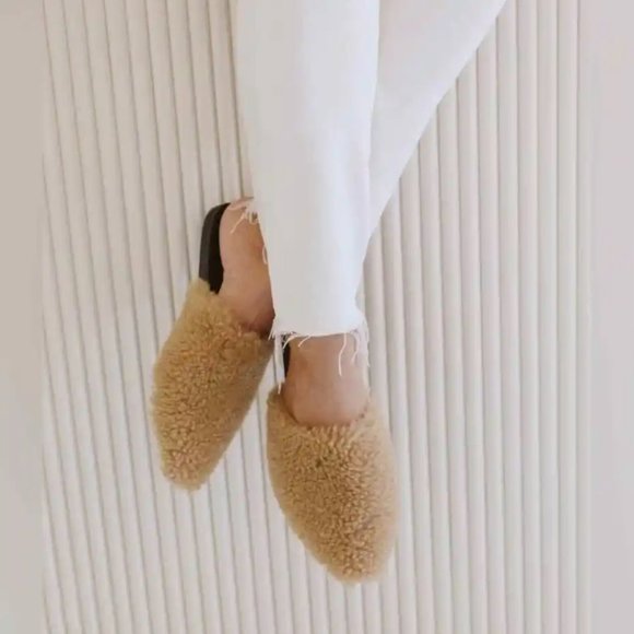 Jenny Kanye  shearling mule in natural - Picture 15 of 16